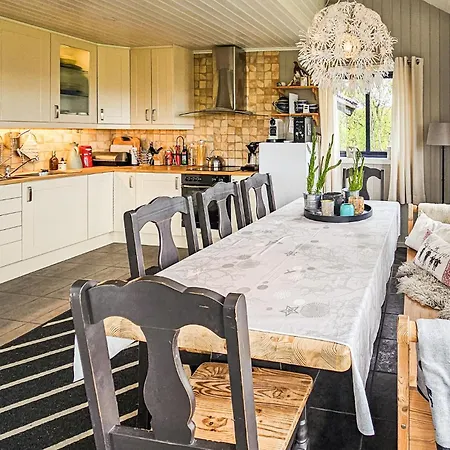 펜션 Stunning In Edland With Sauna *