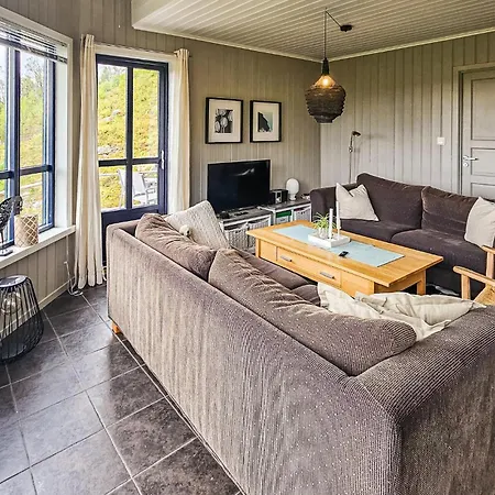 펜션 Stunning In Edland With Sauna