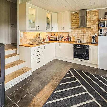 Amazing In Edland With Sauna * Nesland